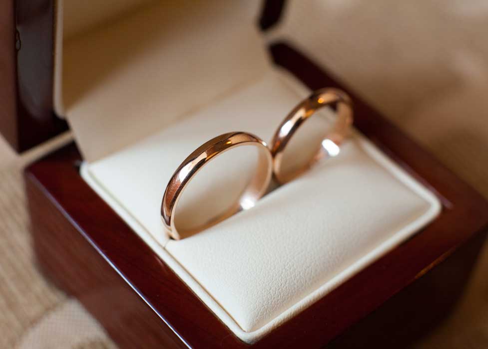 Custom made wedding rings 1 Engagement rings in wooden box 1