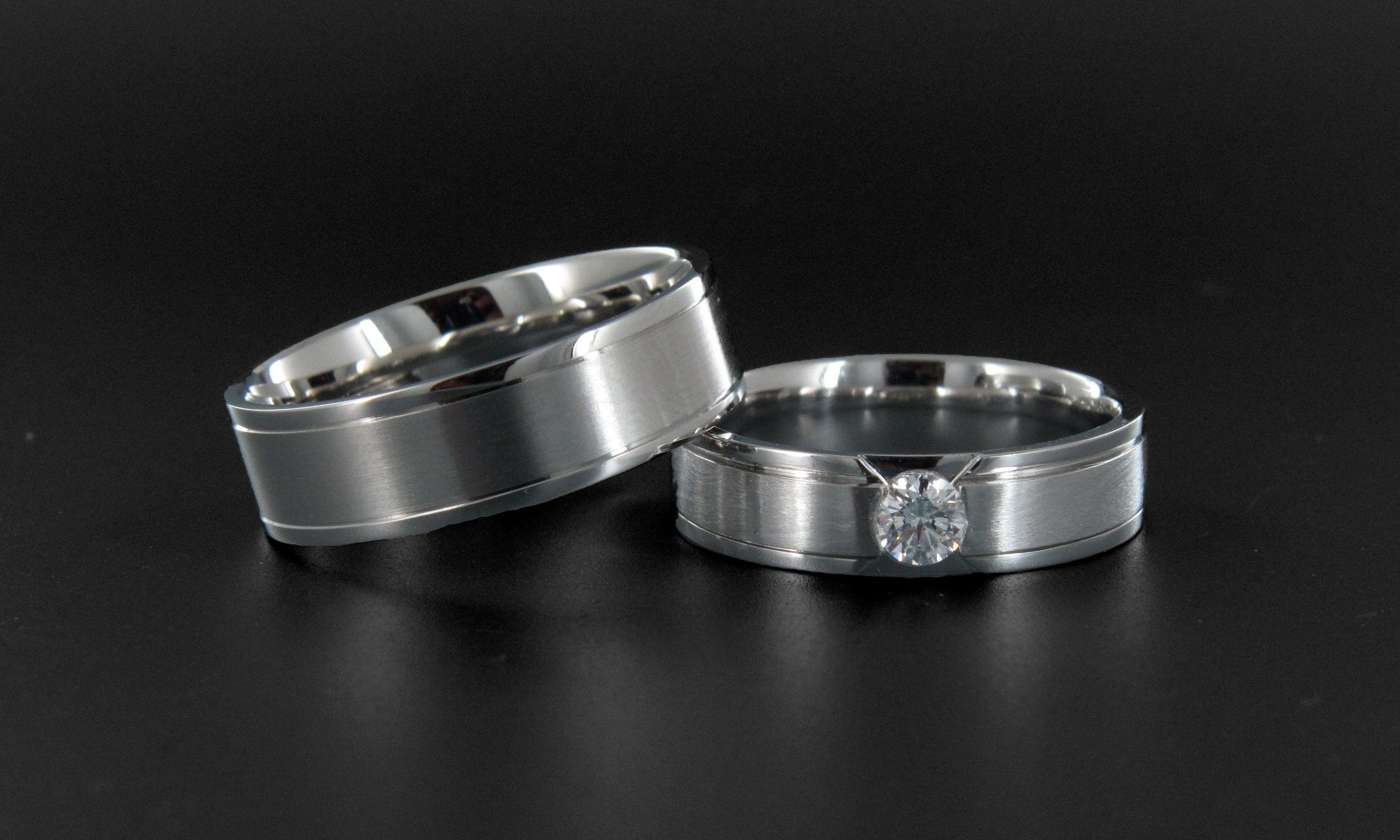 What is the best material for a men's wedding band in 2026? 4 Men's platinum wedding rings